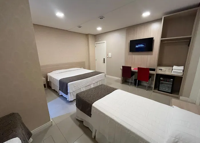 Holiday & Business Hotel - Em Frente Ao Centro De Eventos E Arena Conda Chapecó