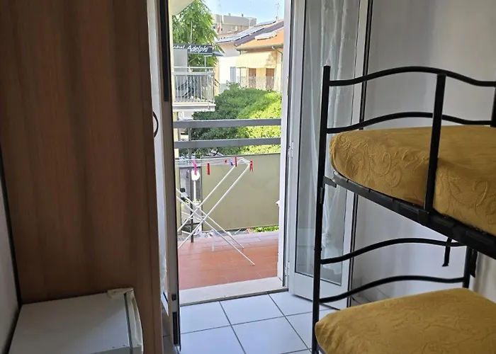 Hotel Annarita-mezza pensione plus- spiaggia inclusa Rimini