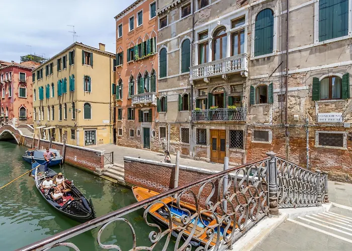 Palazzo San Firmino Residenza Storica All Suite Canal View Venecia