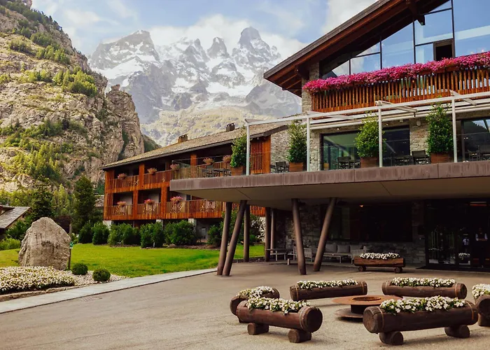 Grand Hotel Courmayeur Mont Blanc, By R Collection Hotels