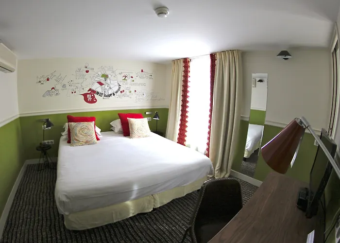 Hotel Des 3 Poussins París