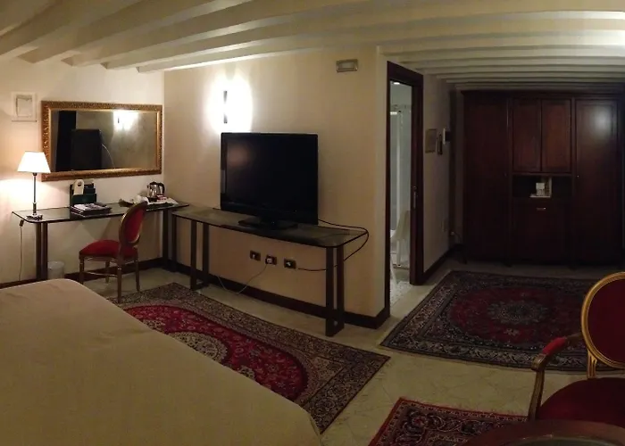 Hotel Liassidi Palace Venecia