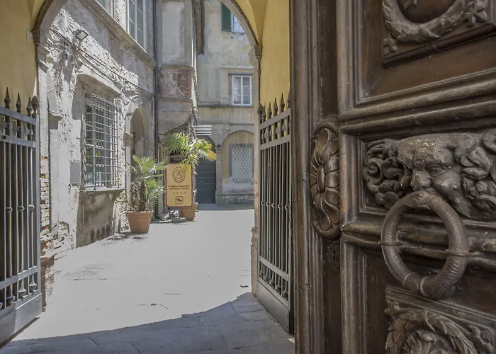 Bed and Breakfast A Palazzo Busdraghi Residenza D'Epoca Lucca