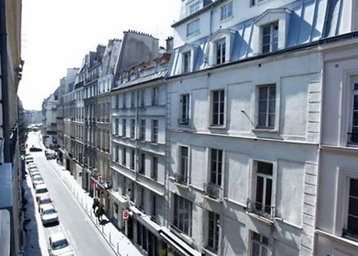 Hotel Du Pont Neuf Parigi