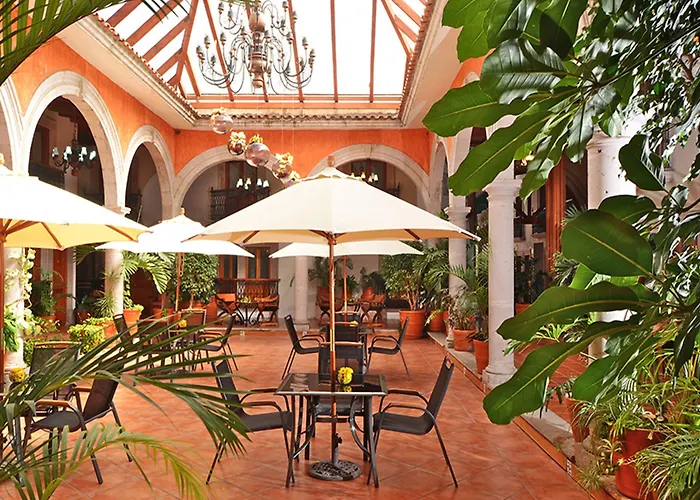 Hotel Mision Patzcuaro Centro Historico