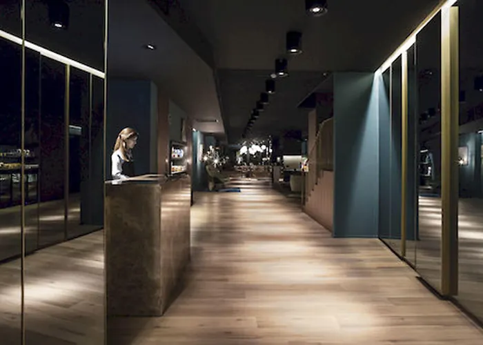 Uma House By Yurbban Trafalgar Barcelona