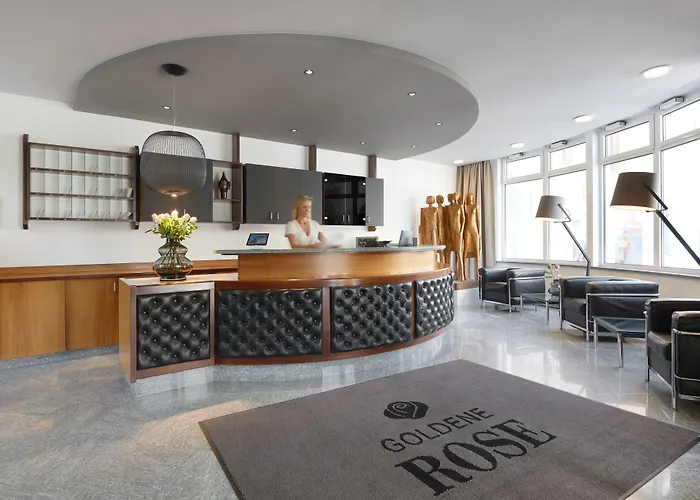 Hotel Goldene Rose Brunico