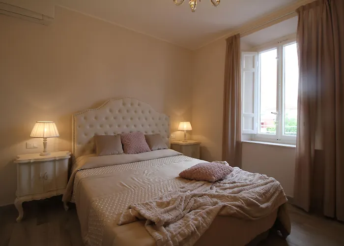 Lucca In Chic - No Ztl, Free Parking, Priv Bath, Old City 550M