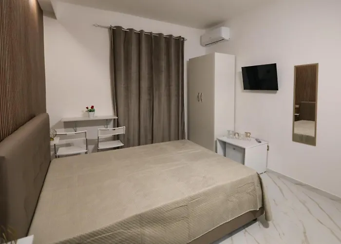 You And Me Room - 5 min dall'Aeroporto&Wi-Fi Napoli