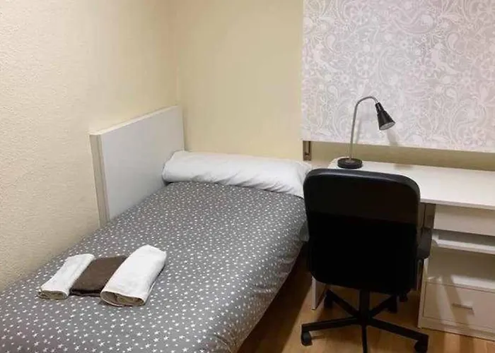 Bed and Breakfast Residencia 12 Octubre Madrid