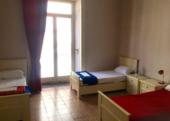 6 Small Rooms Nápoles