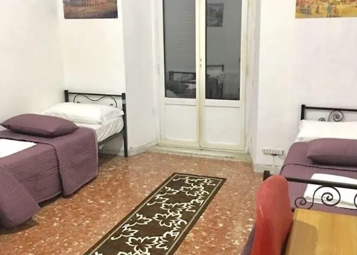 Albergue New Golden House Roma