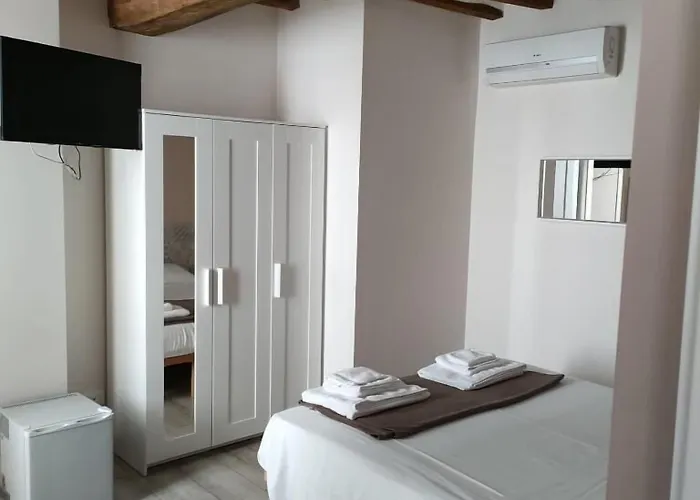 Hotel Residenza Borgo Guazzo Parma
