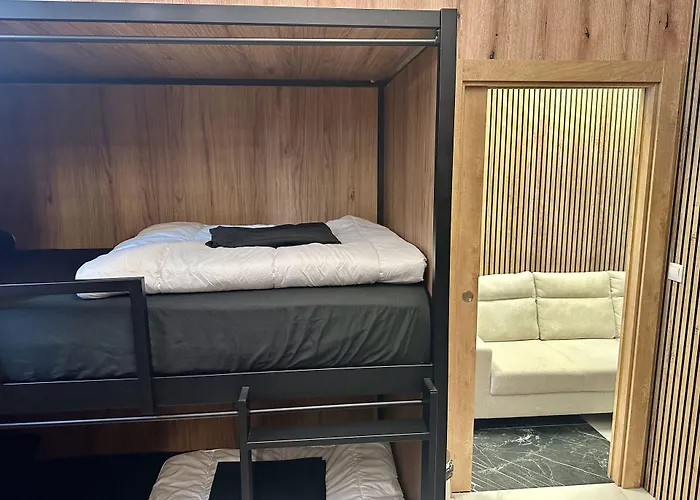 Senda Hostel Retiro - Atocha&Madrid Centro