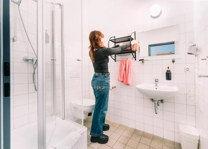 Three Little Pigs Hostel - Your Berlin Castle