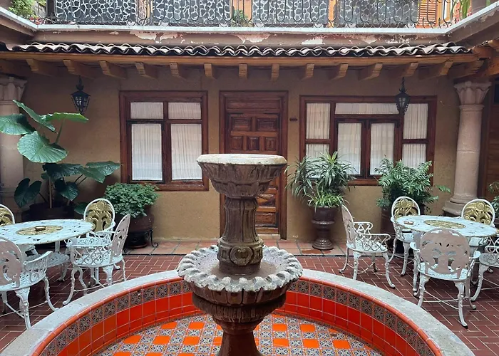 Hotel Los Escudos Pátzcuaro