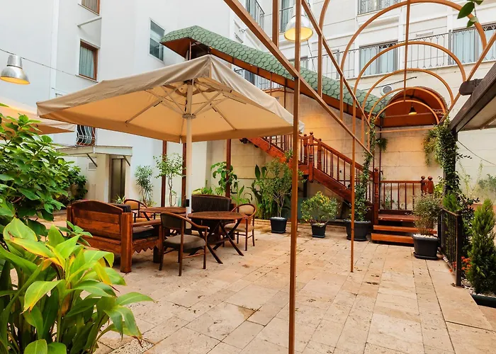 Azade Premier Istanbul Hotel & Steps From Hagia Sophia