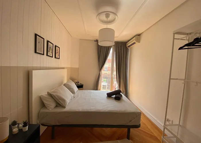 Santa Engracia Street, Private rooms Madrid