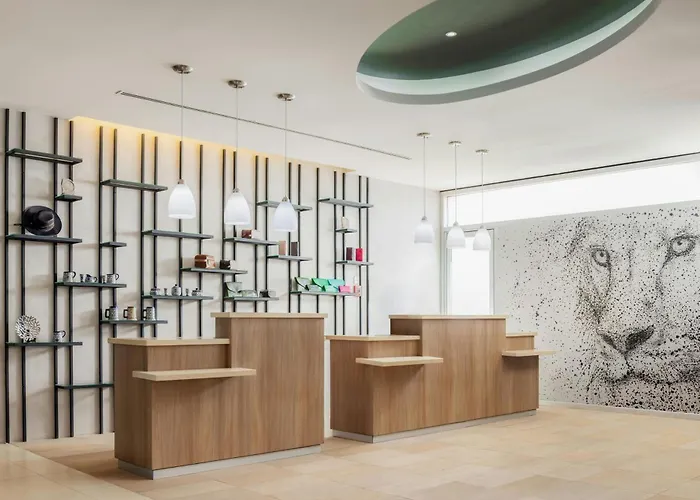 Courtyard By Marriott Leon At The Poliforum