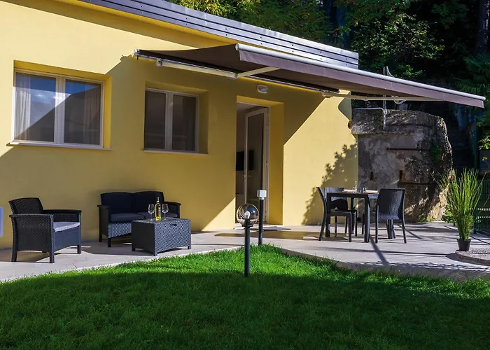 Residence La Torre con private park Trieste