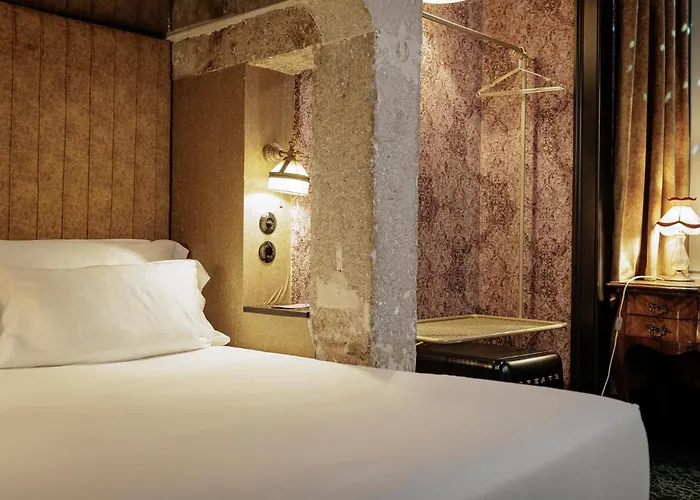 Pensão Amor Madam's Lodge Lisboa