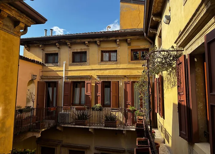 Protezione della Giovane - female hostel Verona
