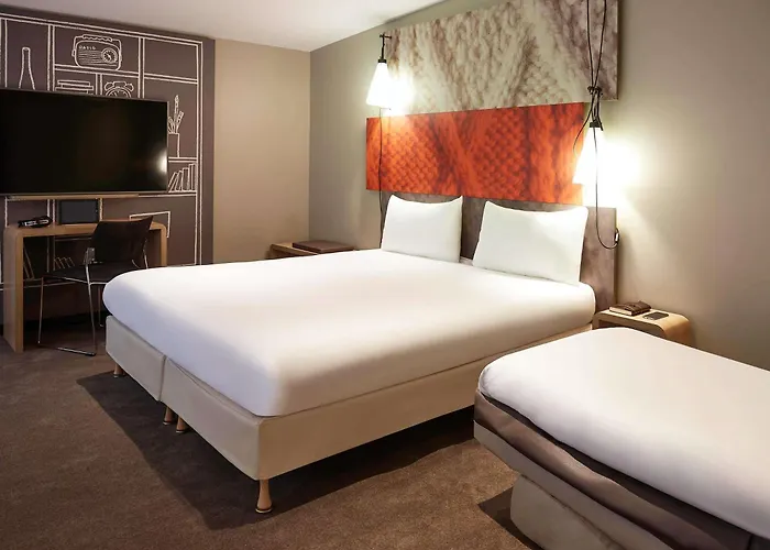 Ibis Paris Canal Saint Martin