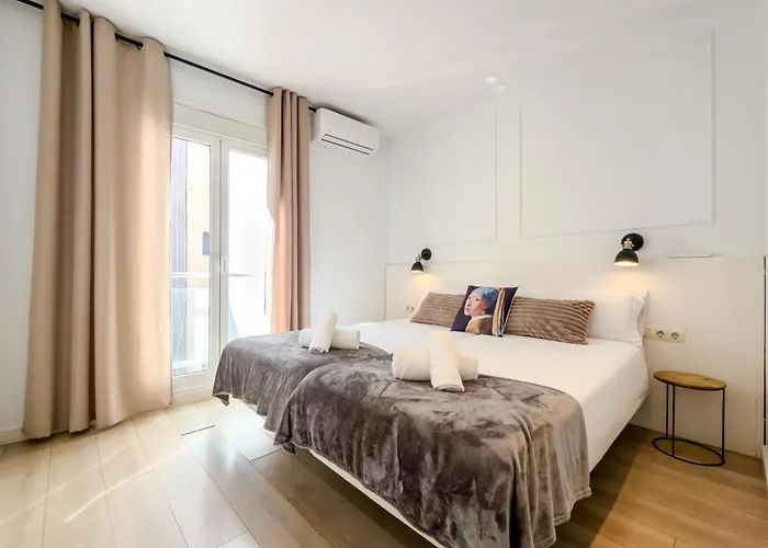 Four Petals Barcelona Boutique Apartments
