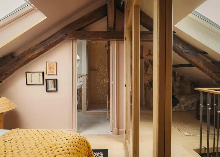 Maison La Bohème Montmartre - Studios&Apartments Parigi