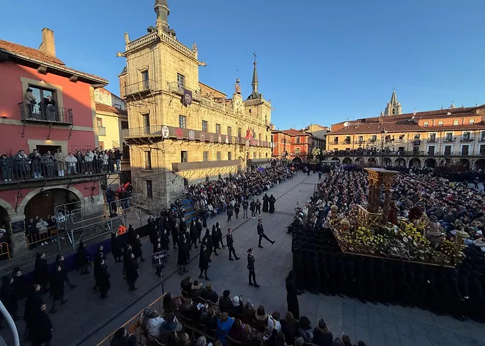 Arquitecto de la Vida - Plaza Mayor León