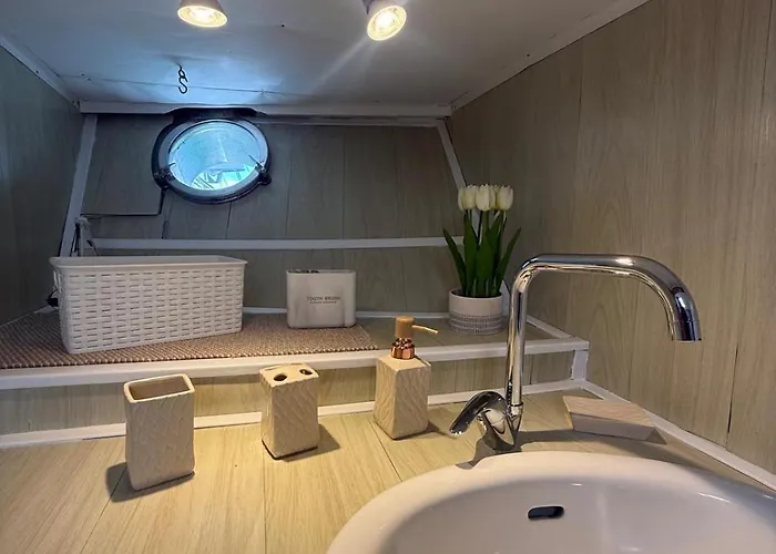 Bed and Breakfast Boat & Breakfast Alicudi Alghero