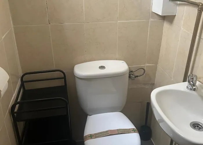 Pensión LF - No Fumadores - Habitaciones Con Baño Privado - Sin Ascensor Zaragoza