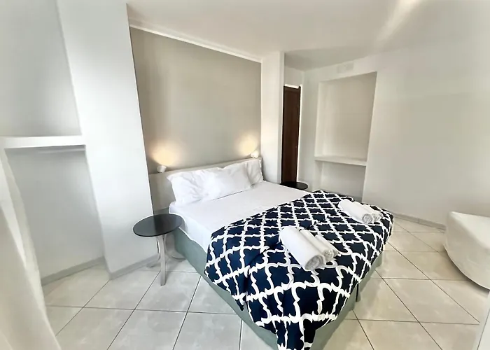 Hotel Tuanis Napoli