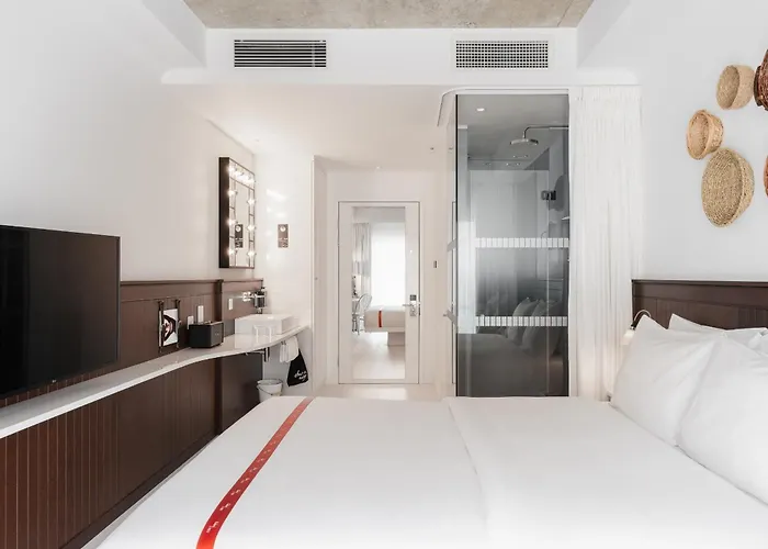 Ruby Molly Hotel Dublin By Ihg
