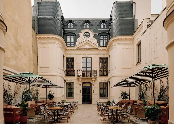Le Jardin De Verre By Locke Parigi