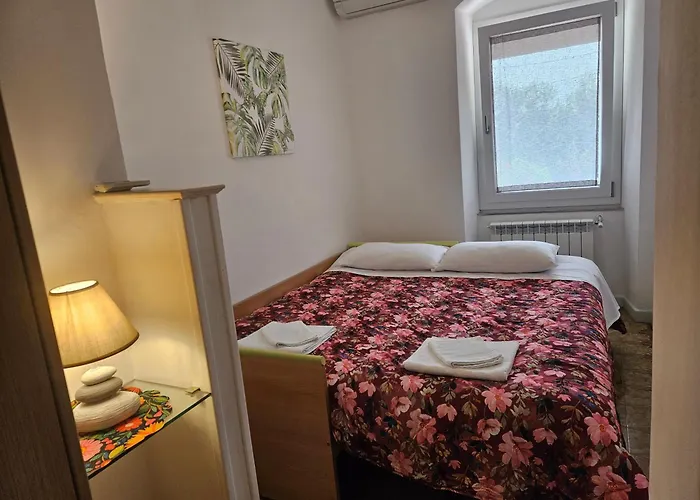 Villa Casa Arcobaleno - giardino e parcheggio gratuito La Spezia