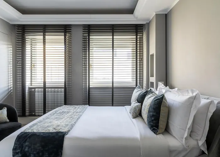 NAMAN HOTELLERIE - Condotti Roma