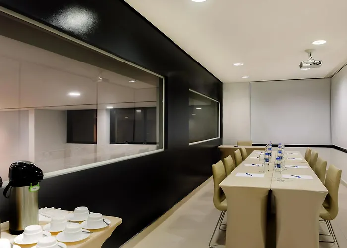 Ibis Curitiba Shopping Hotel