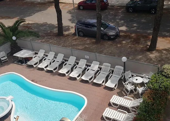 Hotel Monaco - parcheggio incluso e piscina - min 2 gg Milano Marittima