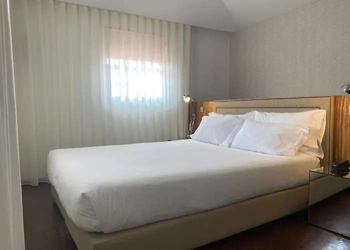 Oca Ribeira Do Porto Hotel