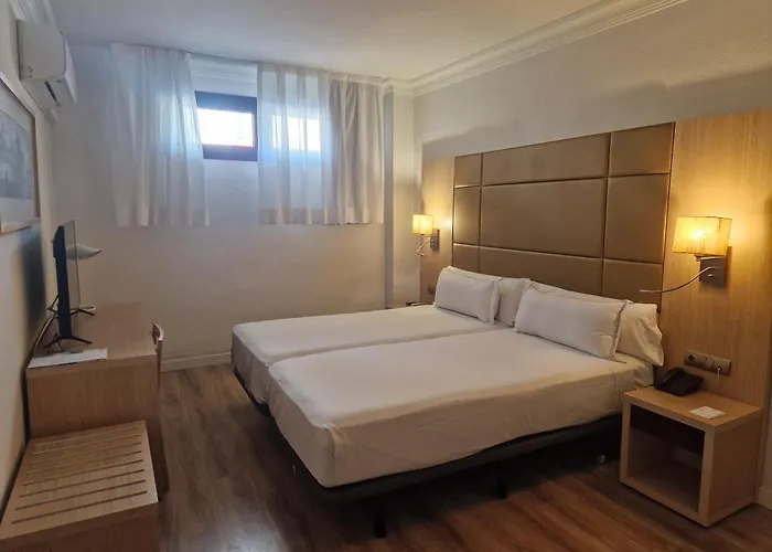 Hotel Virgen de los Reyes Sevilla