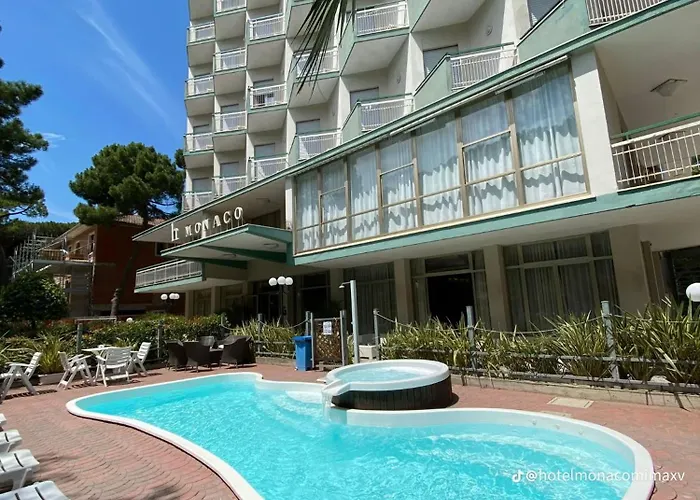 Hotel Monaco - parcheggio incluso e piscina Milano Marittima