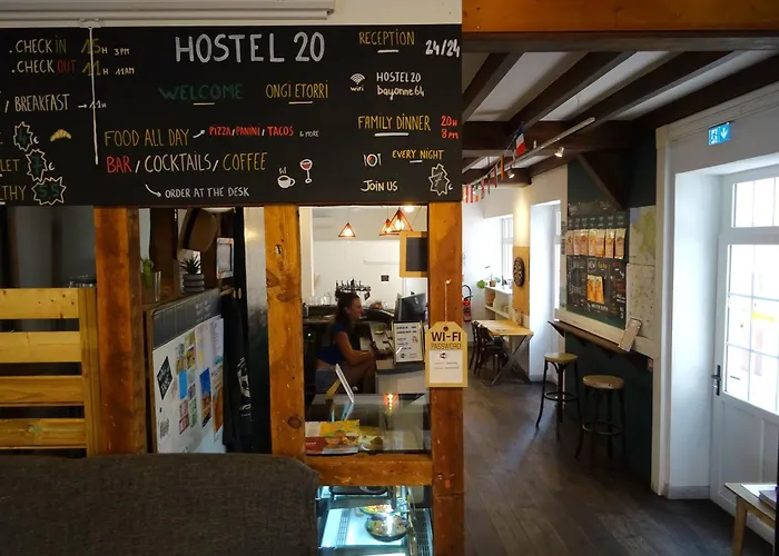 Hostel20 Bayona