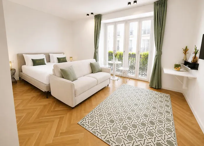 Hotel B And G San Babila- Luxury In The Heart Of Milano - Design District