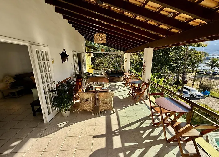 Casa Amarela Acomodação com café da manhã Angra dos Reis