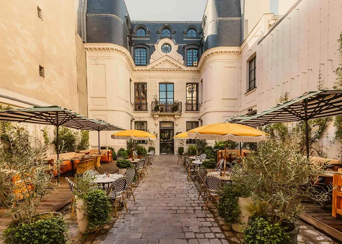 Le Jardin De Verre By Locke Parigi