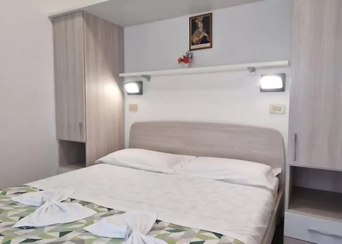 HOTEL LEA B&B Pensione Completa Rimini