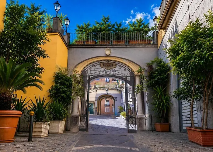 Bed and Breakfast Follaky Secret Garden Napoli