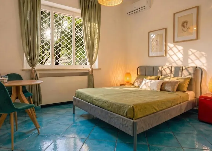 Bed and Breakfast Follaky Secret Garden Napoli