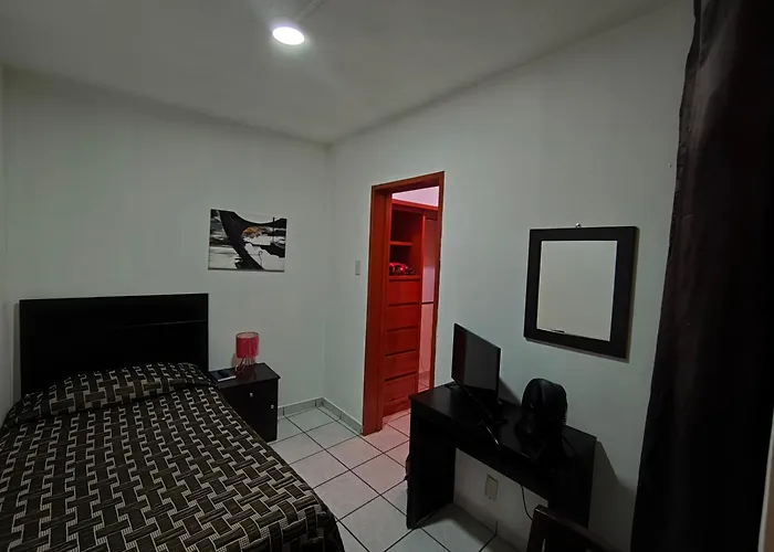 Hostal Menavi León